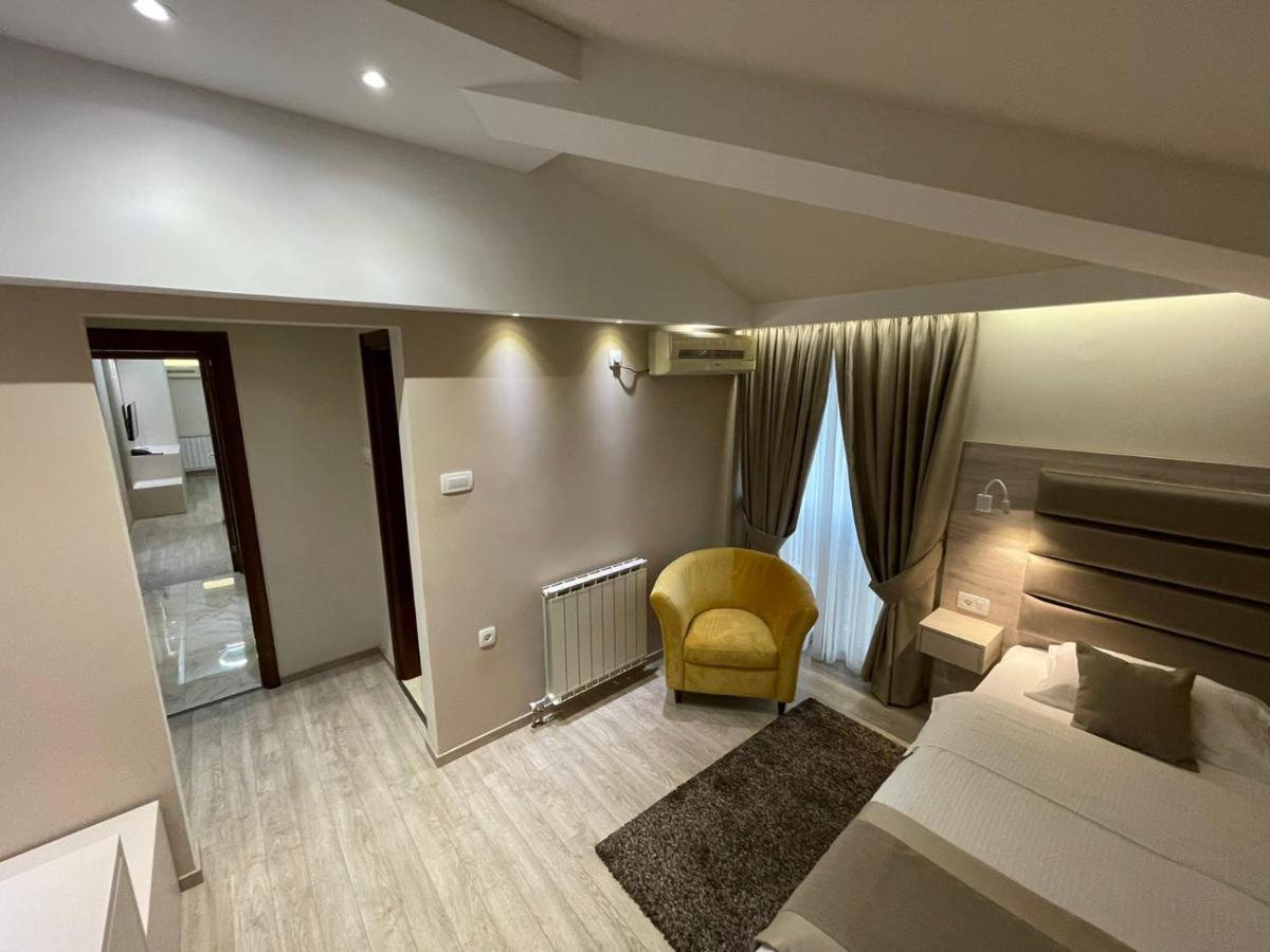 Hotel Holiday Podgorica Extérieur photo