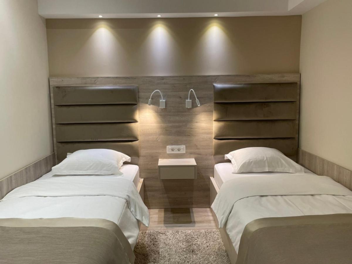 Hotel Holiday Podgorica Extérieur photo
