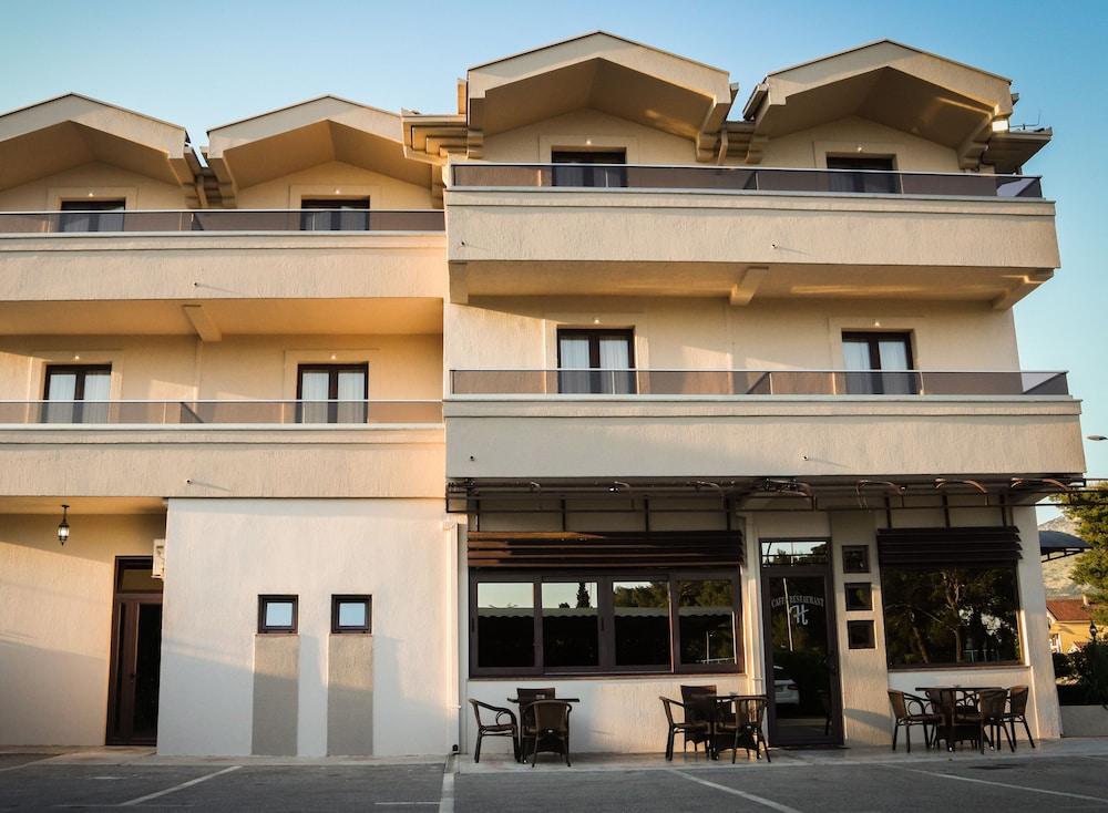 Hotel Holiday Podgorica Extérieur photo