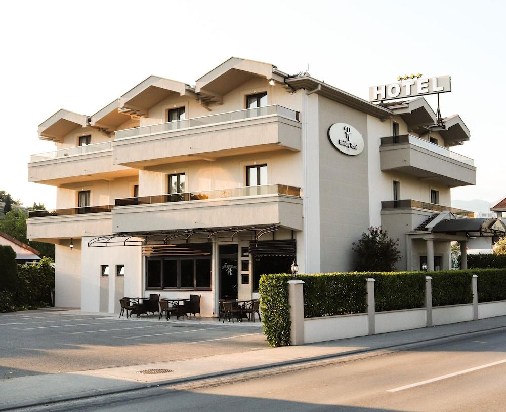 Hotel Holiday Podgorica Extérieur photo