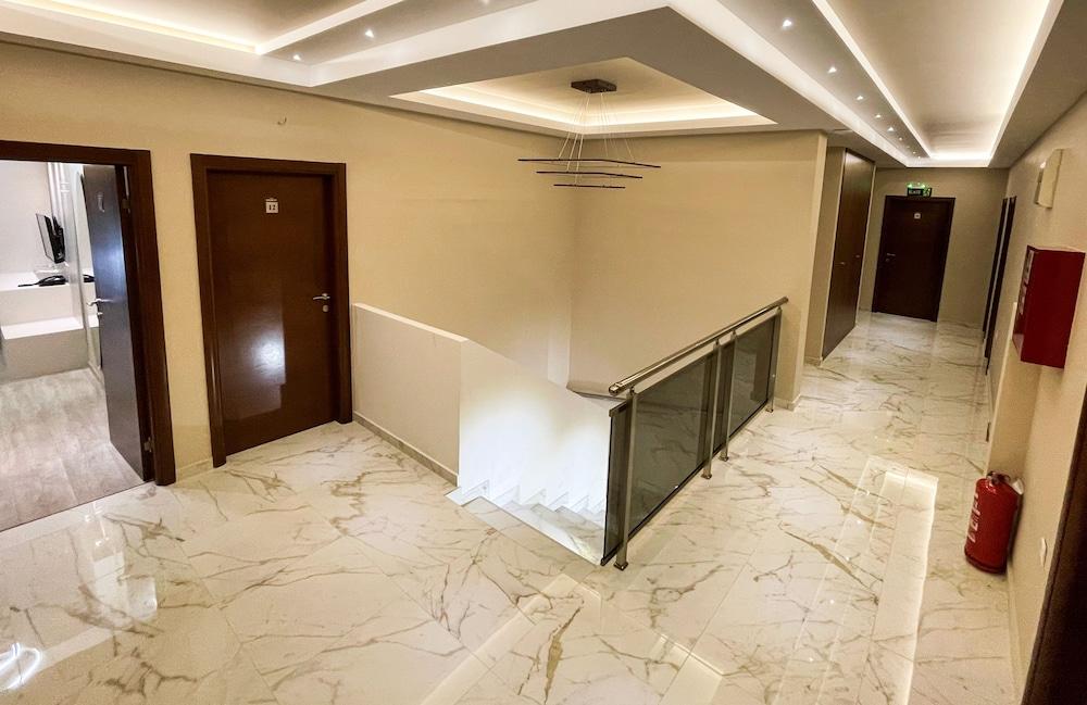 Hotel Holiday Podgorica Extérieur photo