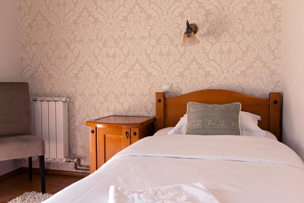 Hotel Holiday Podgorica Extérieur photo