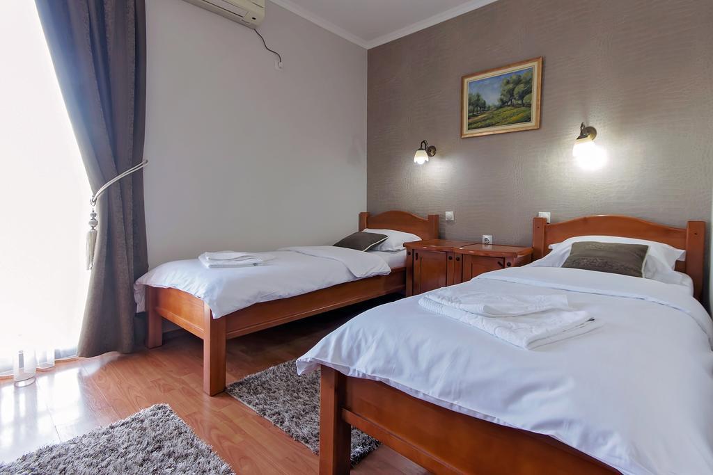 Hotel Holiday Podgorica Extérieur photo
