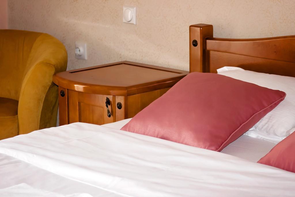 Hotel Holiday Podgorica Extérieur photo