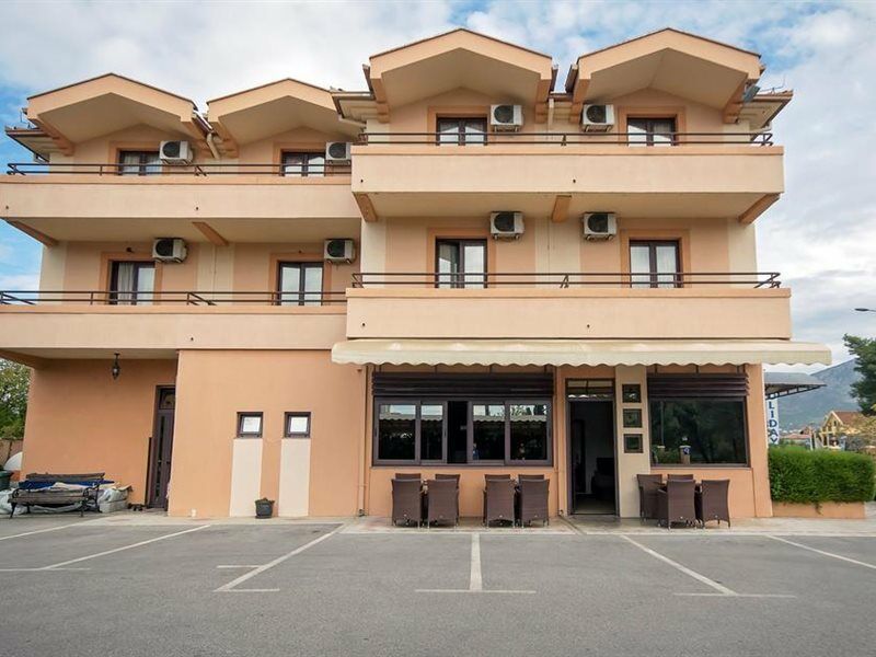 Hotel Holiday Podgorica Extérieur photo